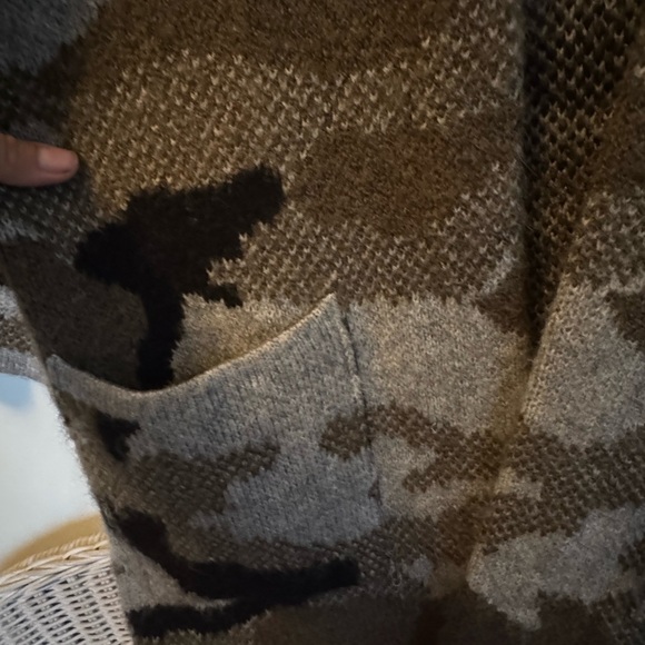 Anthropologie Vera Camo Gray and Green Camouflage cardigan Medium - Picture 6 of 6